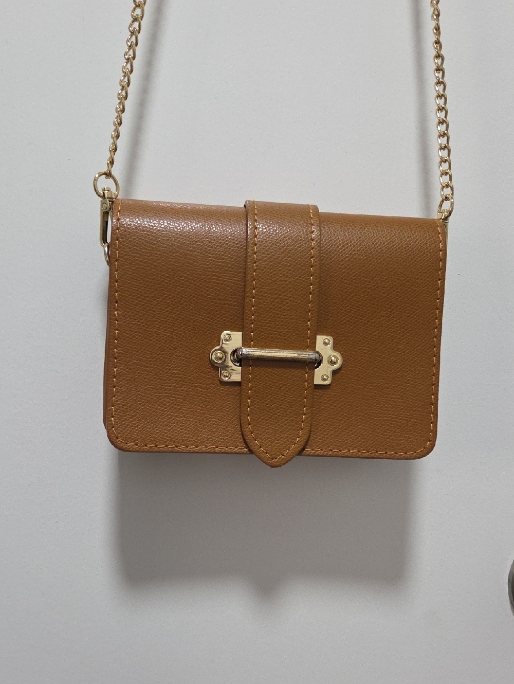 Vera Pelle Tan Crossbody Bag with Gold Chain & Hardware